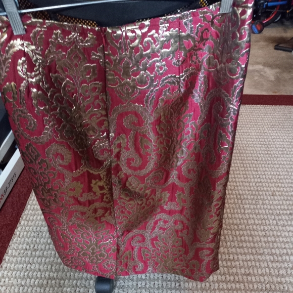 Skirt - Picture 2 of 6